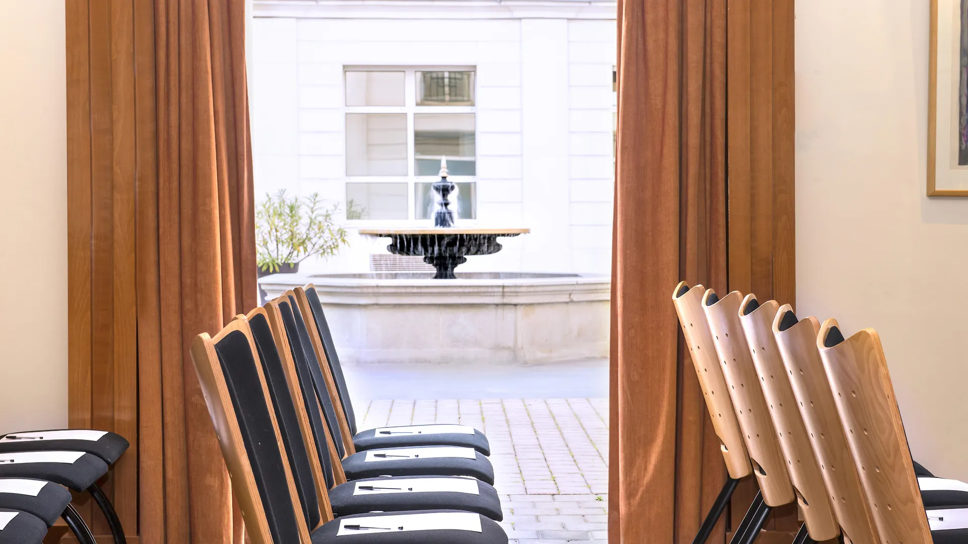 Hotel Bleues Modigliani Paris